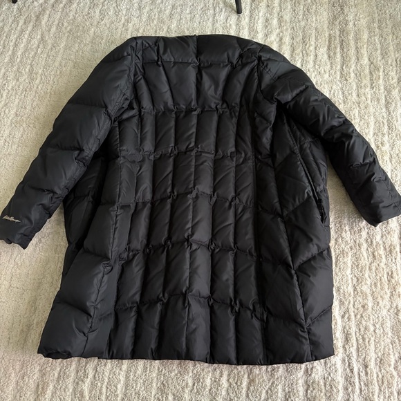Eddie Bauer Women's Black Puffer Jacket - Picture 3 of 3